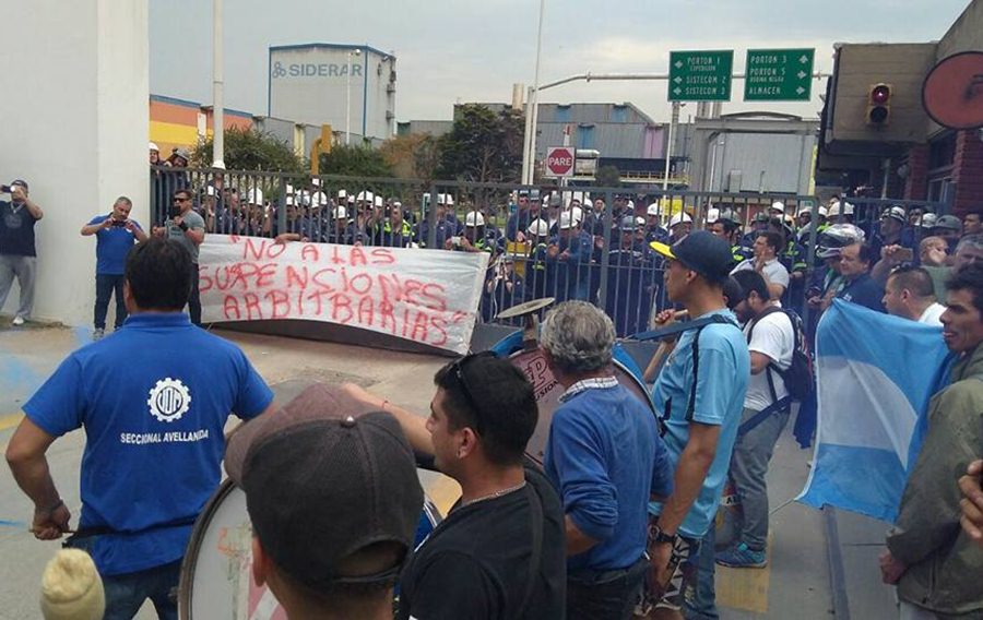 SIDERAR anunció despidos y hay toma en su planta Ensenada