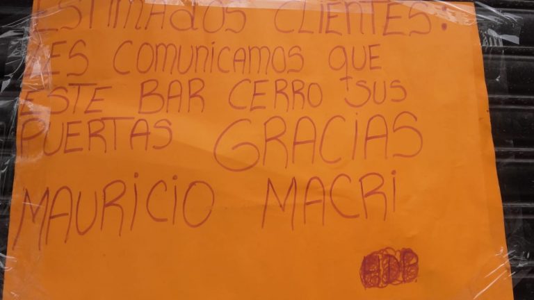 Cerró «Los Compañeros», otro histórico bar porteño que no resistió a la crisis