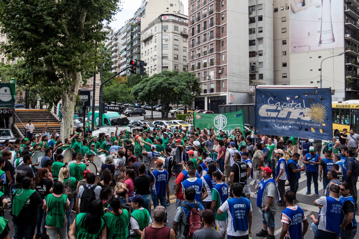 Protesta por otros 20 despidos en la Biblioteca Nacional y el rumor de más cesantías en marzo