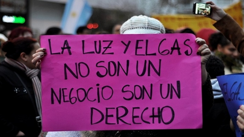 Los trabajadores que cobran el salario mínimo ya gastan más de un tercio de su ingreso en tarifas