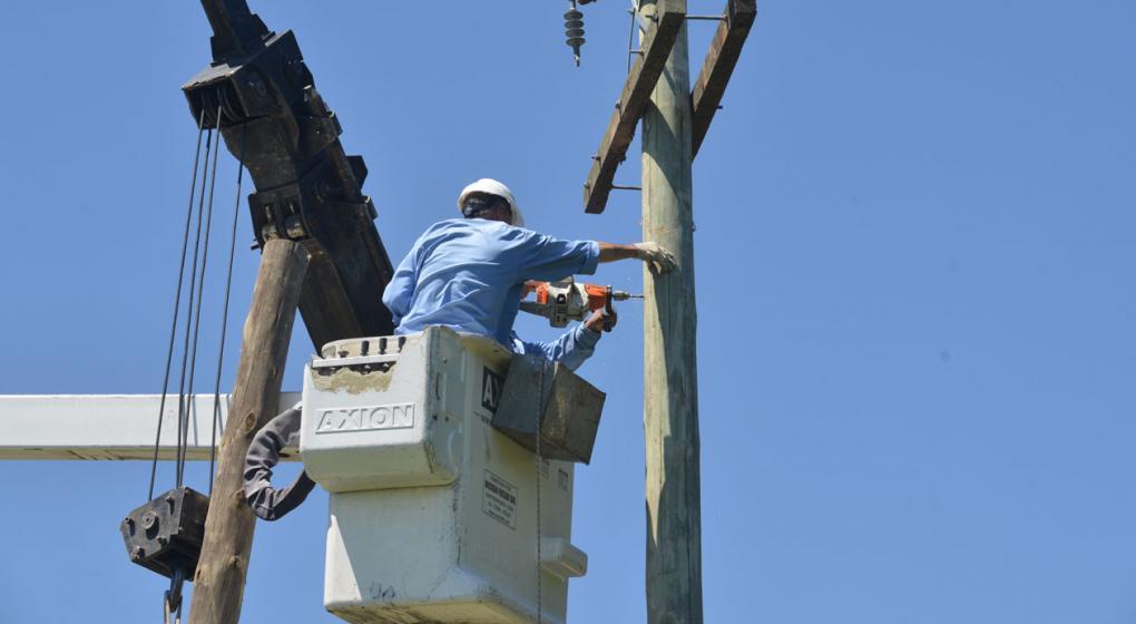 Otra muerte laboral: falleció un empleado que hacía mantenimiento en la red de energía de Córdoba