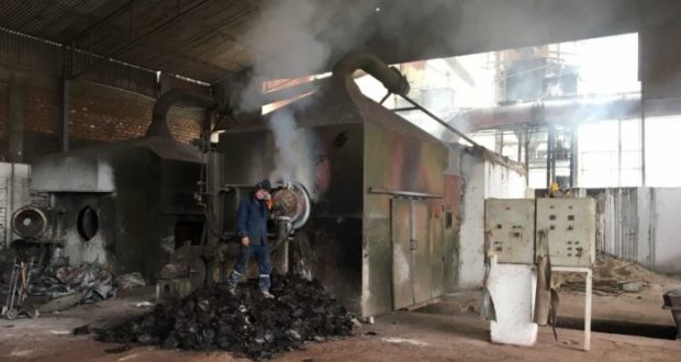 Porque se dejan de fundir minerales para exportarlos brutos, cierra una firma jujeña y despide 144 empleados