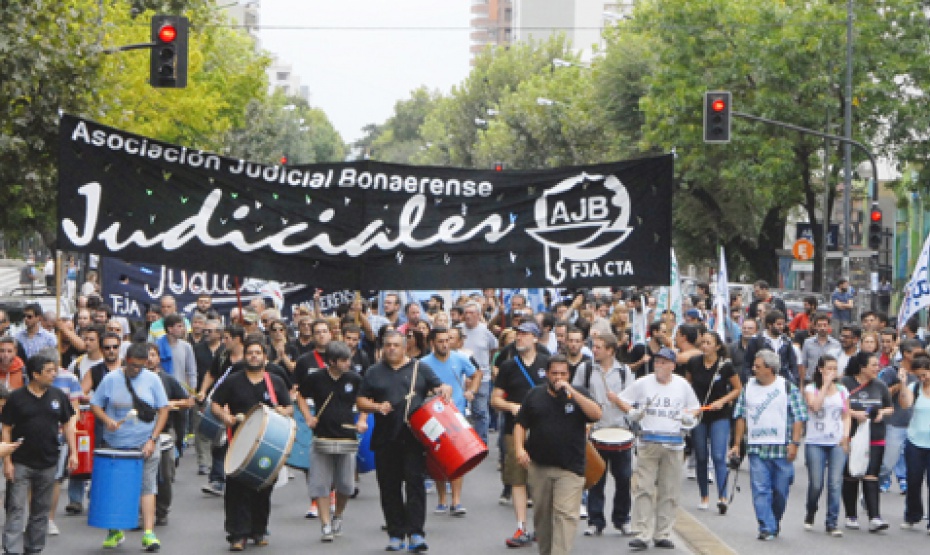 A la sombra de los docentes, los judiciales le piden a Vidal la apertura de la paritaria