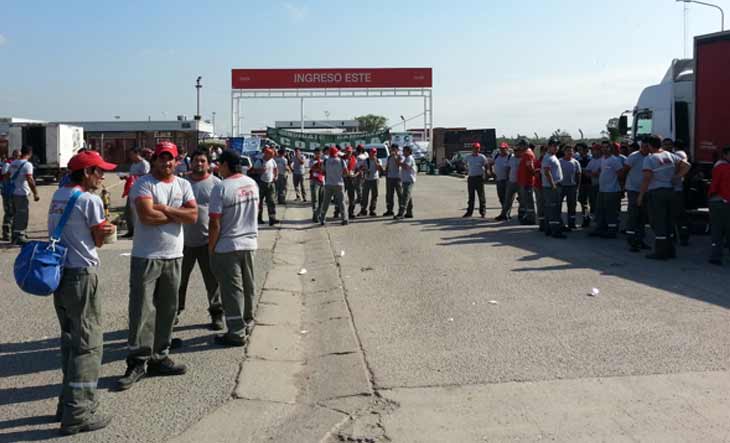 Camioneros dice que el preventivo de crisis es falso y suba la temperatura del conflicto en Coca Cola