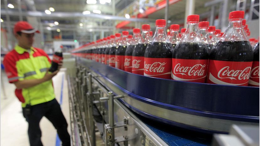 Comenzaron los despidos en FEMSA y crece el temor de que el ajuste llegue a otras plantas de Coca Cola