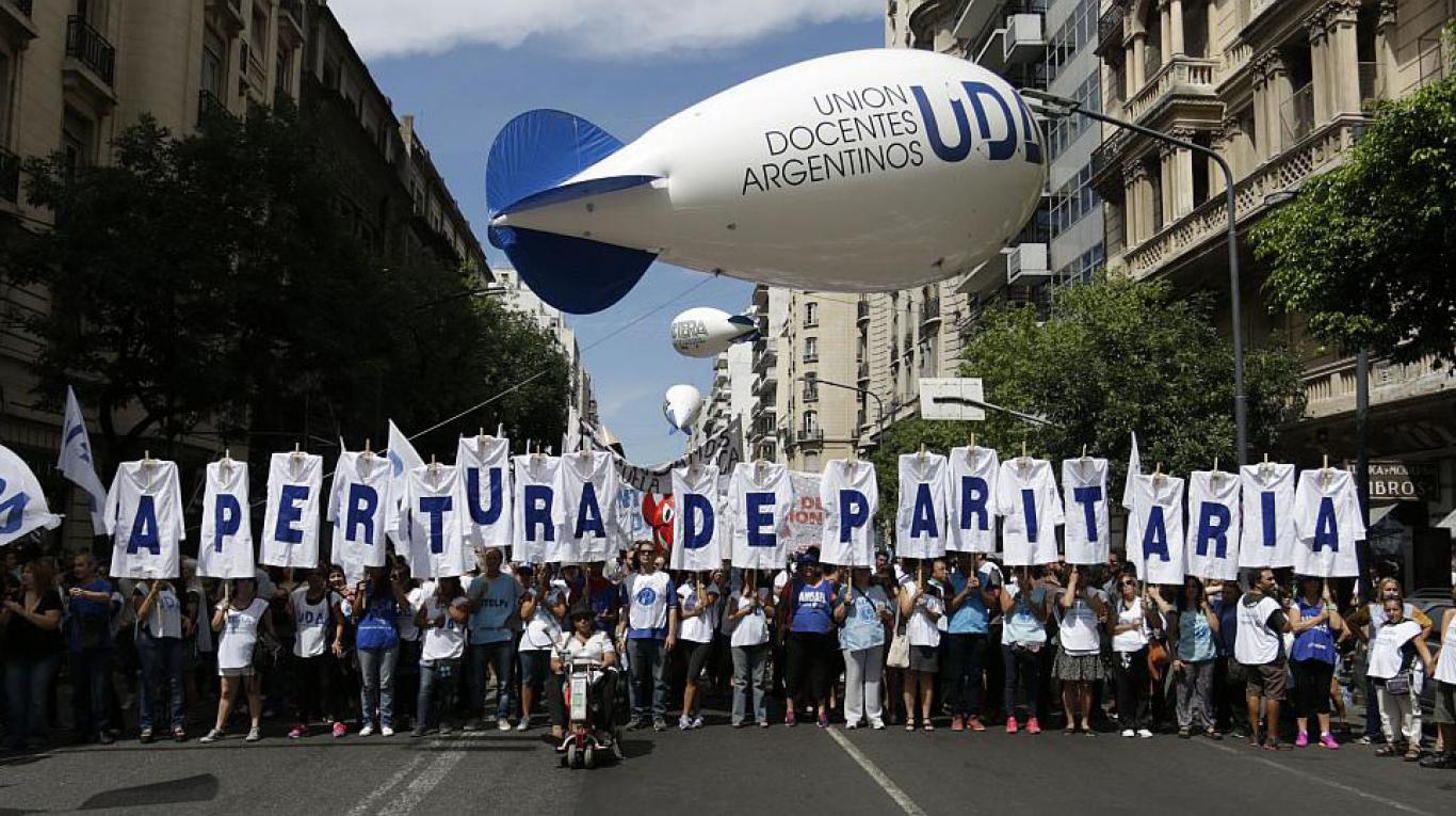 El salario de los docentes argentinos está entre los más bajos del mundo