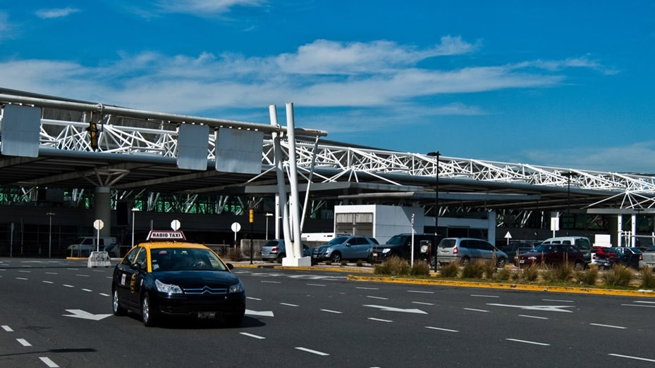 Un delegado gremial y 8 conductores detenidos por conformar la mafia de los taxis en Ezeiza