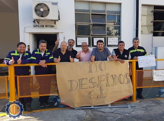 Por despidos, los metalúrgicos paralizan la planta de Siderar en Morón