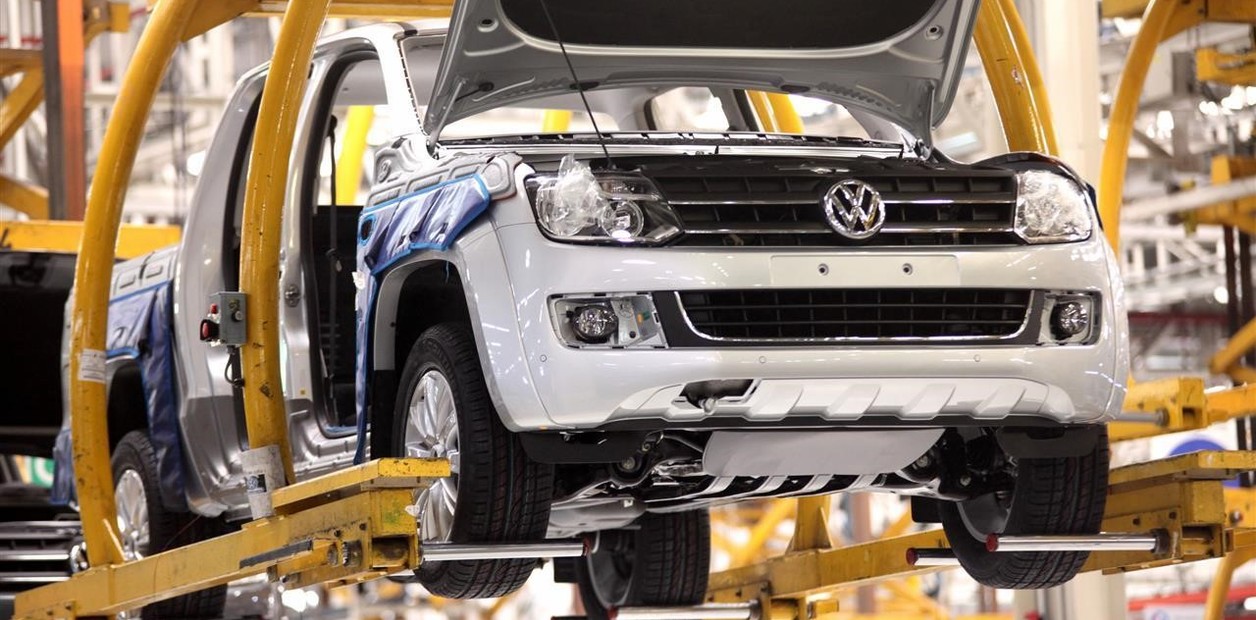 Volkswagen suspendió a 400 operarios y se profundiza la crisis automotriz
