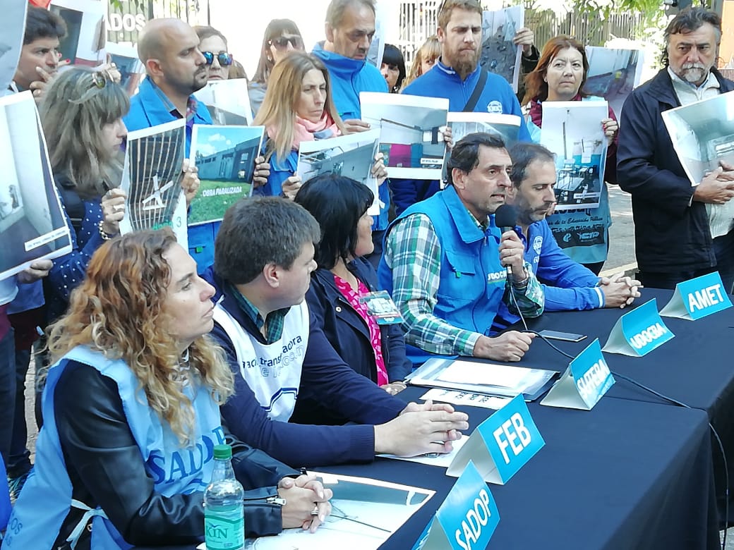 Docentes le piden a Vidal que retome las paritarias y que declare la emergencia edilicia