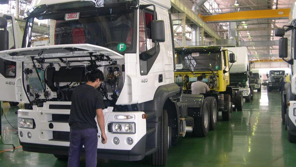 Iveco también suspende 900 operarios en su planta cordobesa