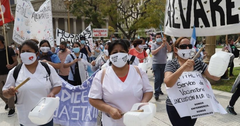 Los enfermeros acampan en 9 de Julio y dicen que Larreta tiene recursos para aumentar la pauta pero no para el personal esencial