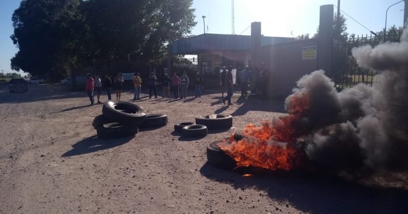 La huelga en los puertos y en las aceiteras cumple 9 días y ahora la mesa de enlace pide socorro al Gobierno