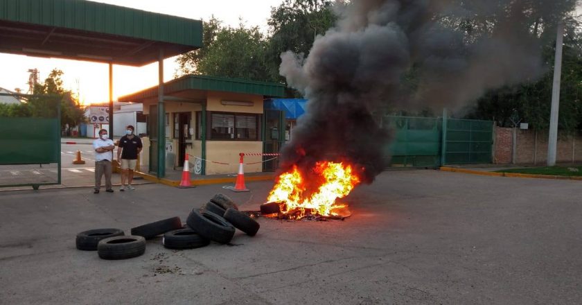 La huelga de Aceiteros y Recibidores de Granos cumple 14 días sin salidas a la vista