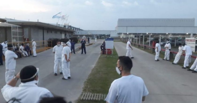 La intersindical sube la apuesta y va en caravana a las oficinas de Molinos por un bono de fin de año