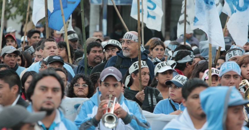 Municipales jujeños exigen a  Morales la entrega del decreto de pase a planta y la reincorporación de 40 despedidos