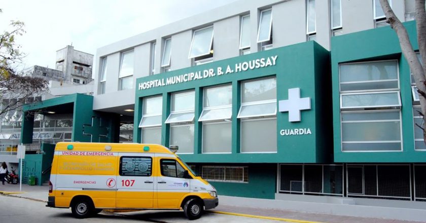 Jorge Macri les dio a los trabajadores del Hospital Houssay $3.000 y una planta «Vamos por los 11 mil que faltan»