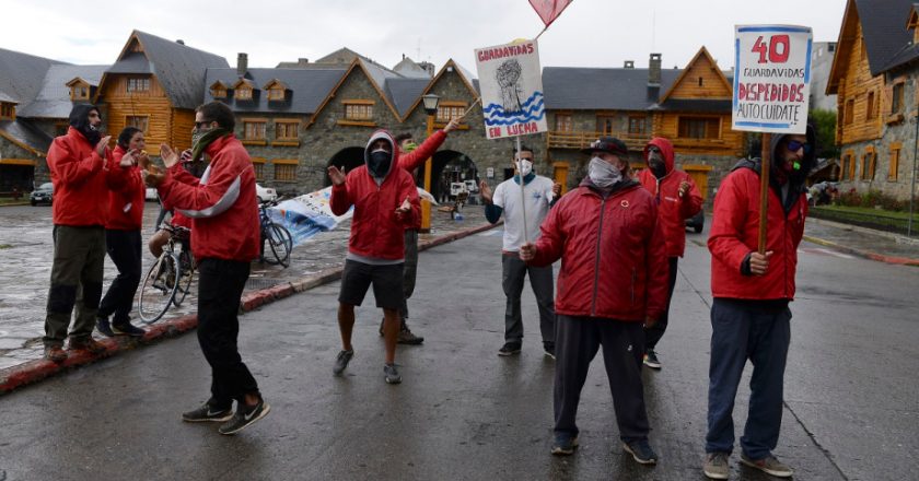 Guardavidas de Bariloche reclaman por 40 despidos