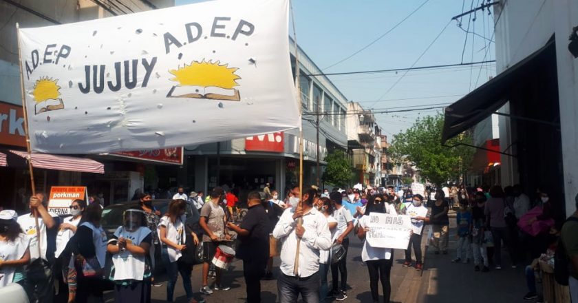 Con el apoyo de Baradel, maestros jujeños marcharon contra un decreto de Morales que anula traslados y cambios de función
