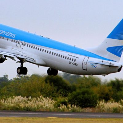 Pilotos denuncian fallas de motores en ocho Boeing 737 de Aerolíneas Argentinas, se rehúsan a operarlos y reclaman mantenimiento