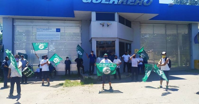 Fuerte respaldo sindical al secretario gremial de Smata detenido durante la protesta por 23 despidos en Guerrero Motos