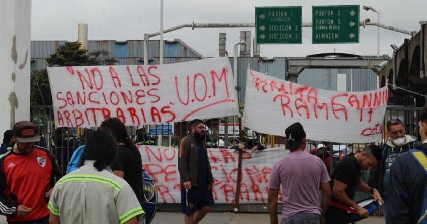 La crisis de representación de la UOM Avellaneda espesa el conflicto con Siderar y Paolo Rocca podría activar otra tanda de despidos masivos