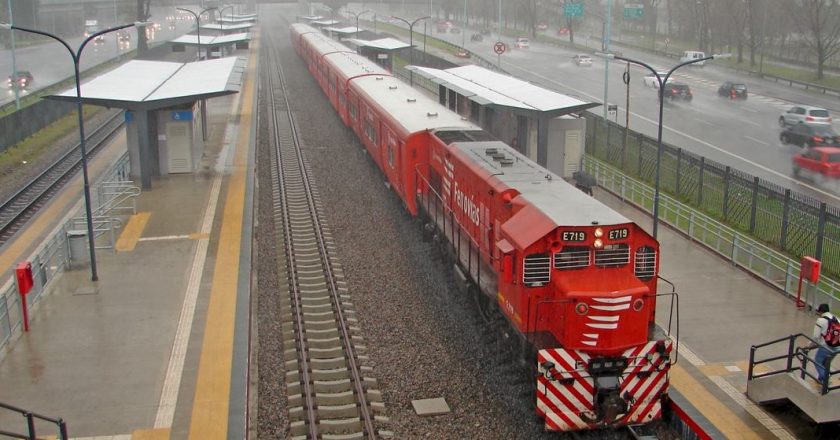 Ferroviarios se despegan de la pauta oficial y firman aumento del 37,5%, más bono de 15 mil pesos y premio Covid