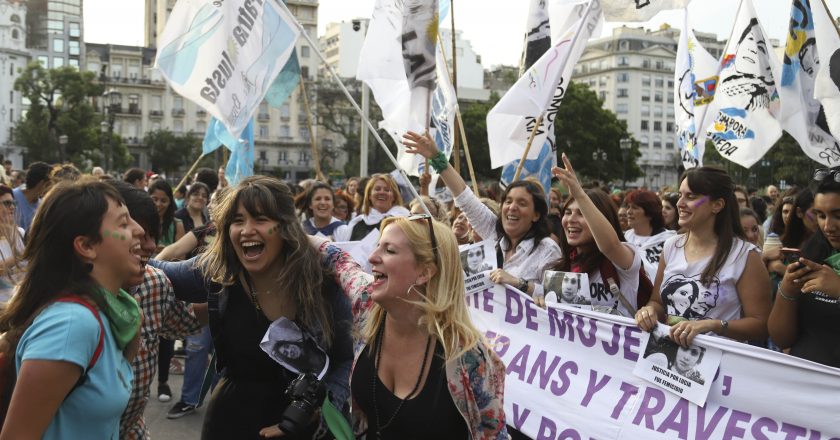 El Gobierno definió que las mujeres que pararon el #8M tendrán justificada la ausencia y no tendrán descuento en sus sueldos