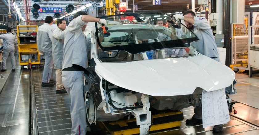 La industria crece 30% interanual y SMATA se entusiasma con una producción de 480.000 autos en 2021