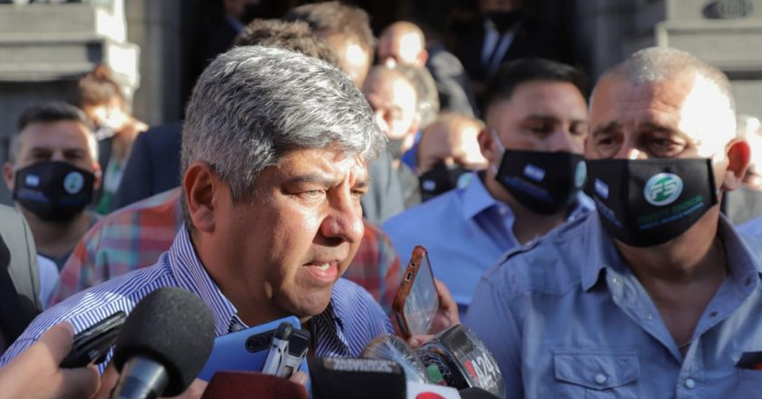 Ante la llegada de la segunda ola, Moyano insiste en que los camioneros y los recolectores de residuos sean “prioridad” en la vacunación