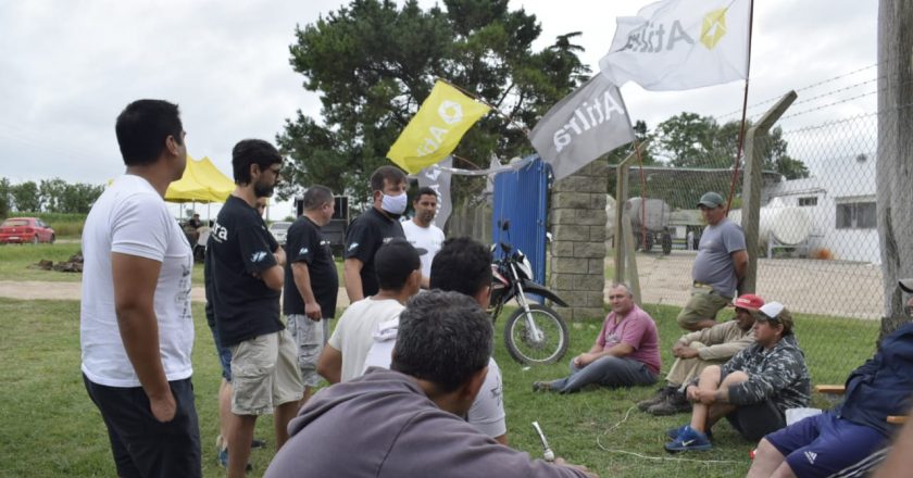 Avanzan las negociaciones entre Atilra y Lácteos Mayol a pesar de que la empresa llevó la protesta a la justicia penal