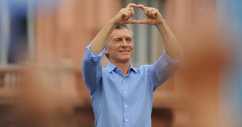 Mauricio Macri contó en su libro que le recomendó a Vidal: «Pensemos si no sería bueno que no pagues el aguinaldo»