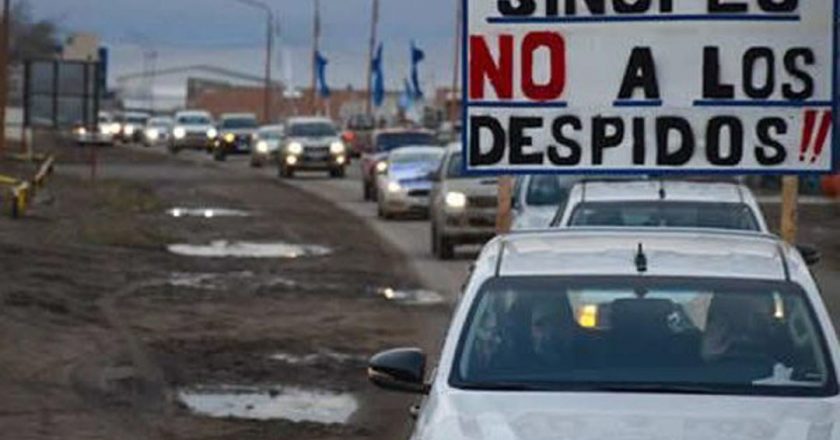 Petroleros santacruceños denuncian despidos en la operadora China Sinopec: «Están en retirada, y quieren dejar una provincia destruida»