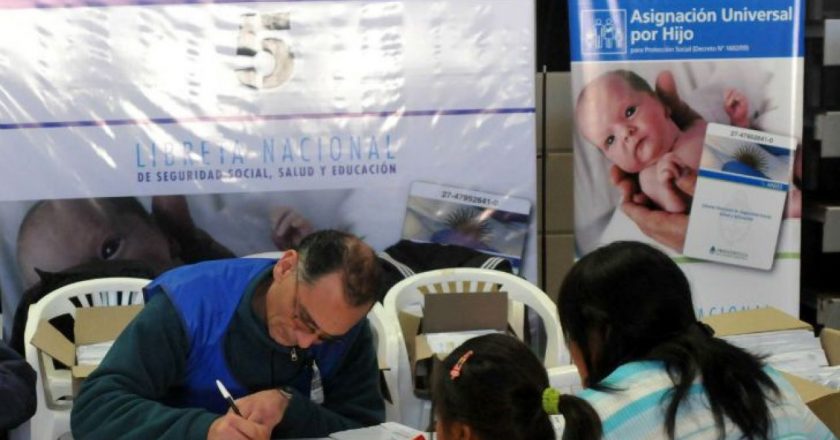 Grave: Hay más AUH que asignaciones familiares por el avance de la informalidad y la desocupación