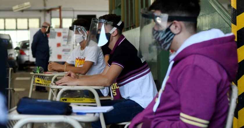 Falleció por Covid-19 otro docente porteño que se había descompensado mientras trabajaba en la escuela