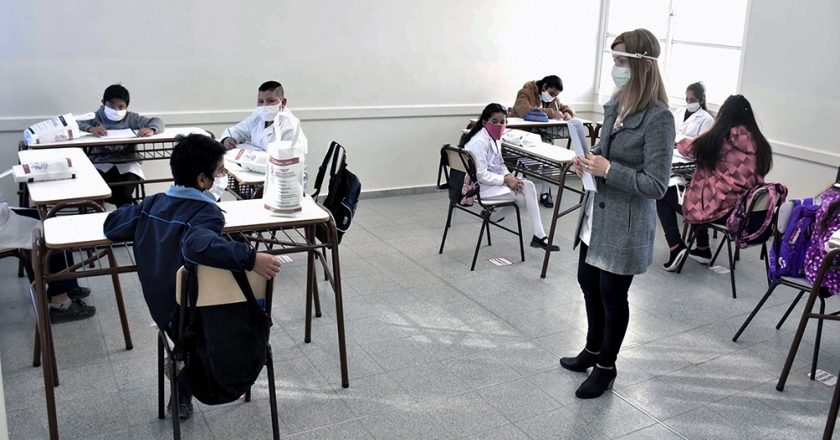 Los docentes porteños dicen que ya tienen más de 1500 contagiados y piden que se suspendan las clases presenciales