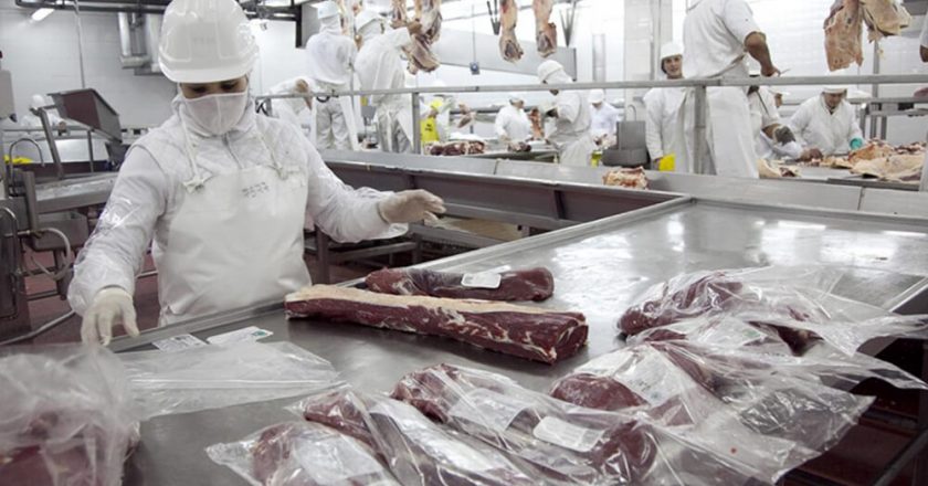 La Federación de la Carne acordó una recomposición salarial del 30% con las Cámaras Frigoríficas