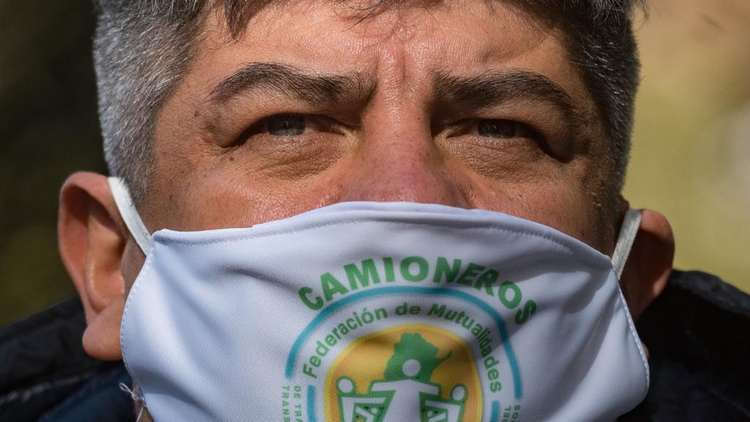 Pablo Moyano confirmó el corte en el paso a Brasil y disparó contra Bolsonaro: «De un presidente como Bolsonaro, que minimizó la pandemia, ¿qué control puede haber?»