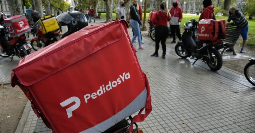 #EXCLUSIVO La justicia ordenó que Pedidos Ya reinstale en su puesto de trabajo a un repartidor al que despidió en pandemia y le pague los salarios caídos