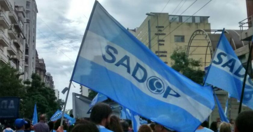 Sadop acordó un nuevo aumento para docentes de institutos y academias que cierra el año paritario por encima del 61%