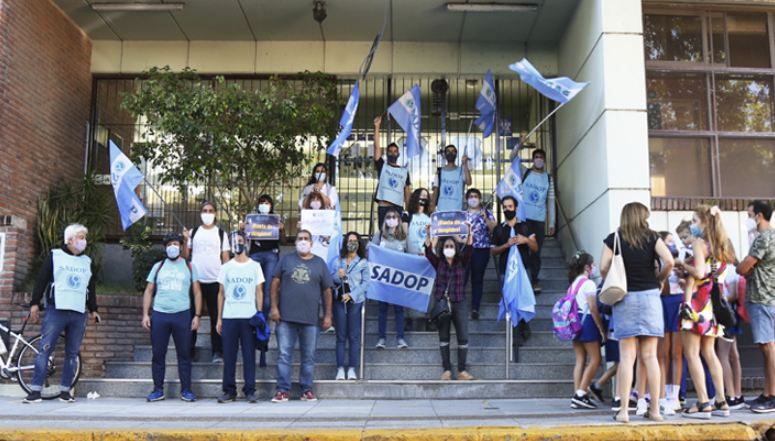 El sindicato de docentes privados denunció a colegio porteño por irregularidades y persecución sindical