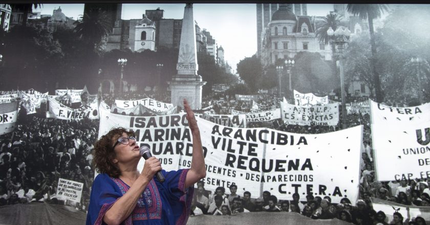 «En los últimos 15 días estamos viendo un alto crecimiento de casos, sobre todo en niños, niñas y adolescentes, y esto es algo que los padres tienen que saber»