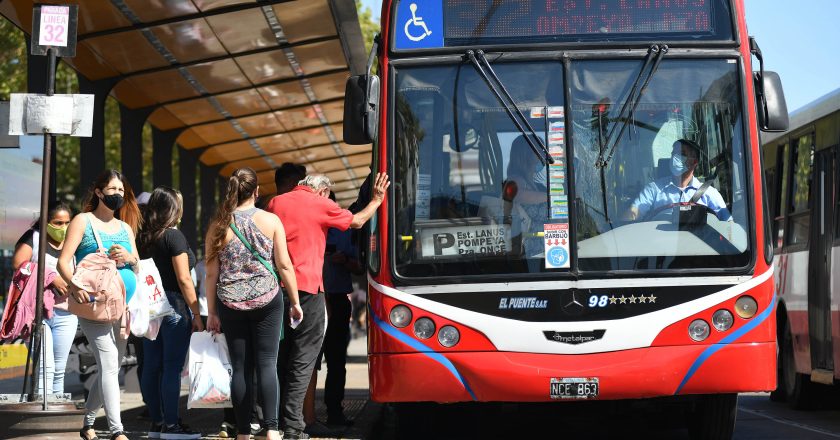 Con las paritarias empantanadas, las empresas redoblan la presión sobre el Gobierno por subsidios y amenazan con sacar colectivos de circulación porque no pueden pagar salarios