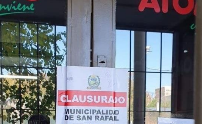 Supermercado obligaba a trabajar a empleados que habían tenido contacto estrecho con enfermos de Covid-19