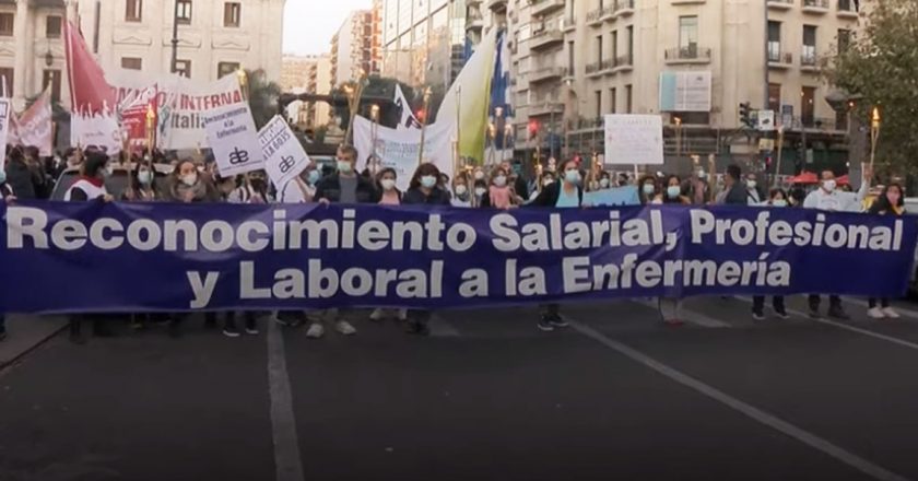 Enfermeras y enfermeros porteños, que ya contabilizan 200 compañeros fallecidos, protestaron porque Larreta les paga como administrativos