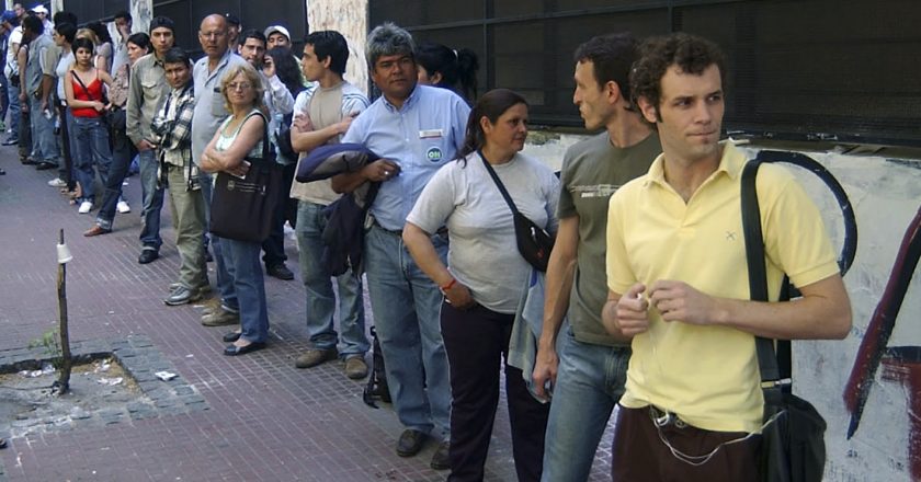 Proponen beneficios fiscales para promover el trabajo en el sector juvenil