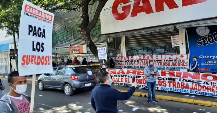 Se agrava el conflicto en Garbarino y hoy habrá movilización del personal a la oficina del dueño