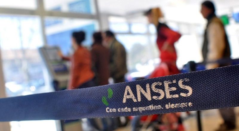 El Gobierno amplió el seguro de desempleo y llega a quienes aceptaron «retiros voluntarios» por cierre de planta, rama o toda la empresa