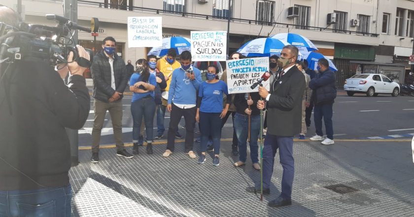 Empleados del call center de Mariano Bergesio denuncian sueldos y aportes impagos