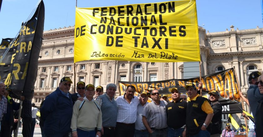 Santa Cruz, Catamarca y Mercedes, los tres primeros distritos en los que los taxistas empezarán a ser vacunados como esenciales